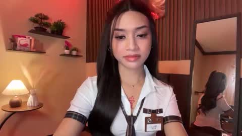 Snapshot of devine_goddessx chatting on 23, 9, 2025 Devine Greyson online show from 23, 9, 2025