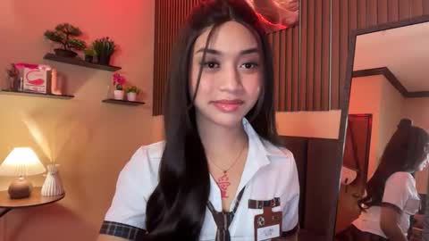 Snapshot of devine_goddessx chatting on 24, 9, 2025 Devine Greyson online show from 24, 9, 2025