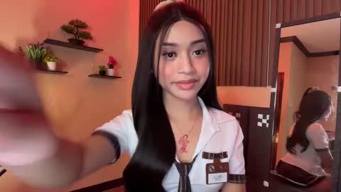 Snapshot of devine_goddessx chatting on 28, 9, 2025 Devine Greyson online show from 28, 9, 2025