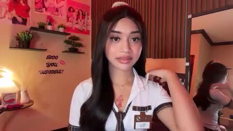 Snapshot of devine_goddessx chatting on 6, 10, 2025 Devine Greyson online show from 6, 10, 2025