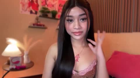 Snapshot of devine_goddessx chatting on 28, 10, 2025 Devine Greyson online show from 28, 10, 2025