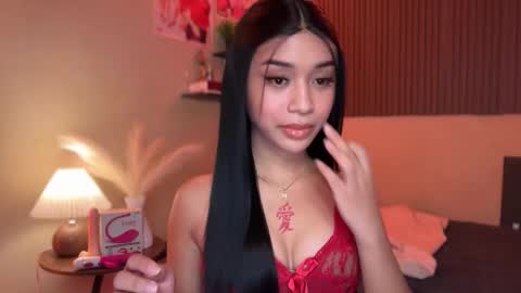 Snapshot of devine_goddessx chatting on 24, 11, 2025 Devine Greyson online show from 24, 11, 2025