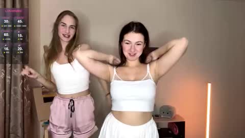 Snapshot of devpip chatting on 28, 11, 2025 Pippi online show from 28, 11, 2025