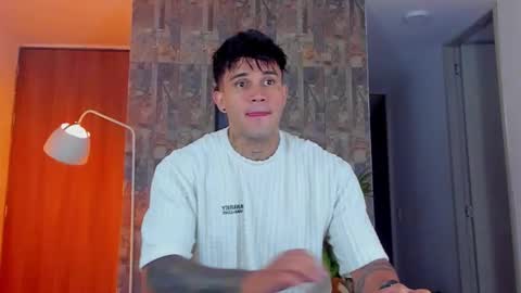 Snapshot of deymon_scott chatting on 13, 11, 2025 JULIAN online show from 13, 11, 2025