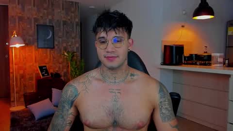 Snapshot of deymon_scott chatting on 15, 11, 2025 JULIAN online show from 15, 11, 2025