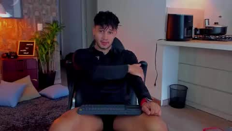 Snapshot of deymon_scott chatting on 22, 11, 2025 JULIAN online show from 22, 11, 2025