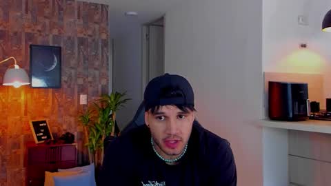 Snapshot of deymon_scott chatting on 25, 11, 2025 JULIAN online show from 25, 11, 2025