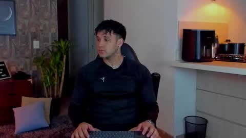 Snapshot of deymon_scott chatting on 30, 11, 2025 JULIAN online show from 30, 11, 2025