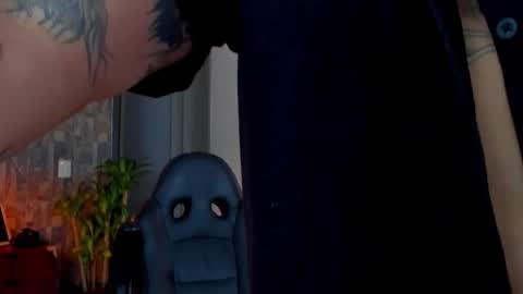 Snapshot of deymon_scott chatting on 30, 11, 2025 JULIAN online show from 30, 11, 2025