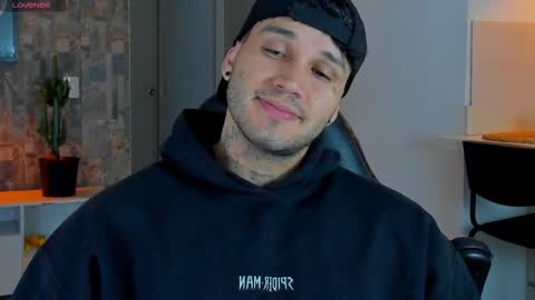 Snapshot of deymon_scott chatting on 27, 3, 2026 JULIAN online show from 27, 3, 2026