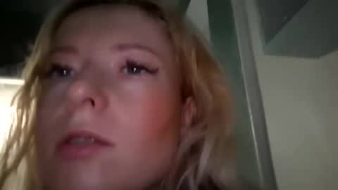 Snapshot of dgesika254182 chatting on 24, 1, 2025 dgesika254182 online show from 24, 1, 2025