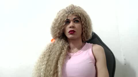 diabla_sexy22cm online show from 20, 10, 2025