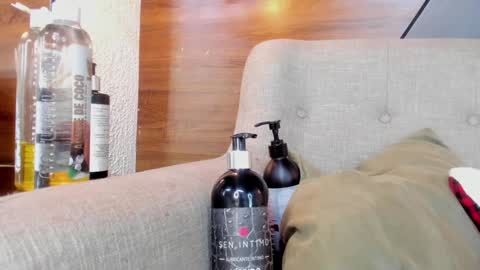 Camila and Megan online show from 31, 1, 2025