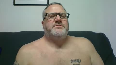 Snapshot of diamond_couple_82 chatting on 2, 1, 2025 diamond_couple_82 online show from 2, 1, 2025