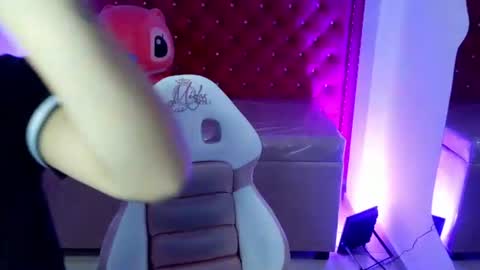 diamond_juliana_ online show from 4, 8, 2026