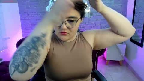 Snapshot of diamondfox_m chatting on 27, 10, 2025 Your Diamond online show from 27, 10, 2025