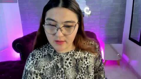 Snapshot of diamondfox_m chatting on 1, 11, 2025 Your Diamond online show from 1, 11, 2025