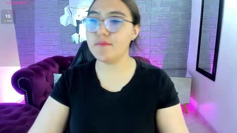 Snapshot of diamondfox_m chatting on 18, 11, 2025 Your Diamond online show from 18, 11, 2025