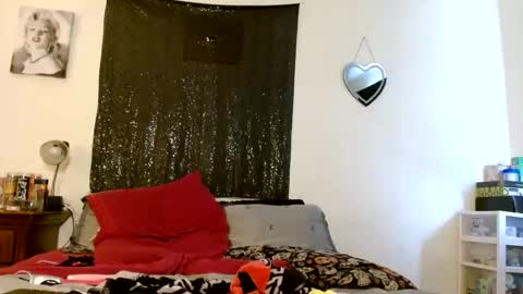 DiamondMonroeXo online show from 4, 2, 2025