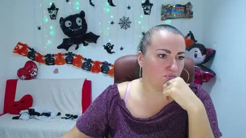 Snapshot of dianamgg chatting on 2, 11, 2025 Diana online show from 2, 11, 2025