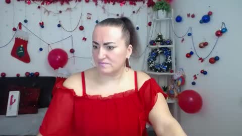 Snapshot of dianamgg chatting on 17, 12, 2025 Diana online show from 17, 12, 2025