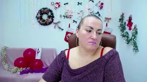 Snapshot of dianamgg chatting on 19, 12, 2025 Diana online show from 19, 12, 2025