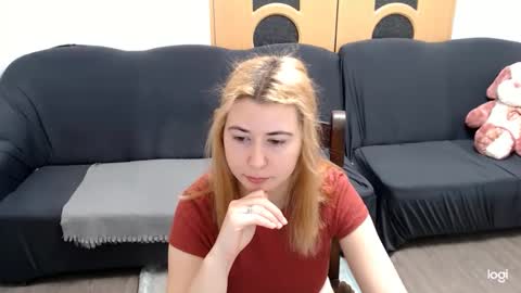 dianasmiey7 online show from 6, 3, 2025