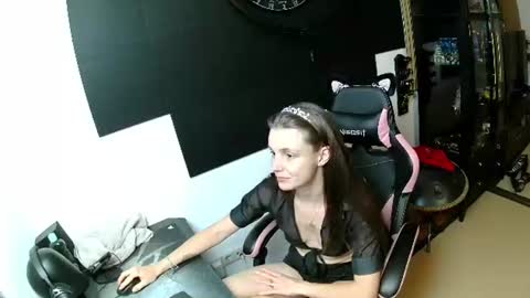 Snapshot of die_eine_oder_keine chatting on 10, 7, 2026 Kathypvt 30 tk min online show from 10, 7, 2026