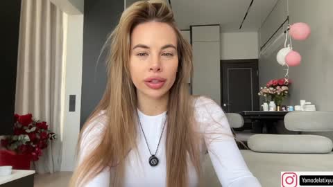 Snapshot of diffgirls chatting on 7, 10, 2025 Tanya online show from 7, 10, 2025