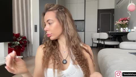 Snapshot of diffgirls chatting on 8, 10, 2025 Tanya online show from 8, 10, 2025