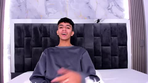 dikey_18 online show from 6, 3, 2025