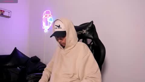 dikey_18 online show from 24, 3, 2026