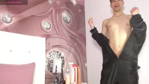 Snapshot of dilan_femboy_ chatting on 6, 7, 2026 dilan_femboy_ online show from 6, 7, 2026