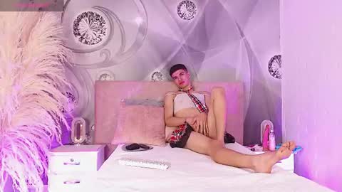 Snapshot of dilan_femboy_ chatting on 15, 7, 2026 dilan_femboy_ online show from 15, 7, 2026