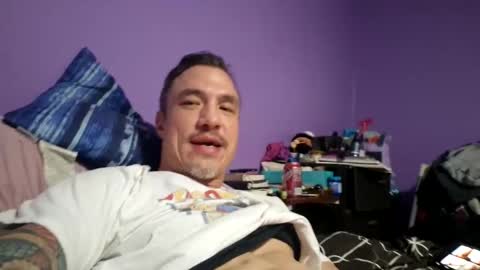 Snapshot of dillifambam08 chatting on 4, 3, 2026 dillifambam08 online show from 4, 3, 2026