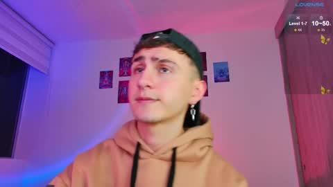 Julian Independent Model online show from 17, 11, 2025