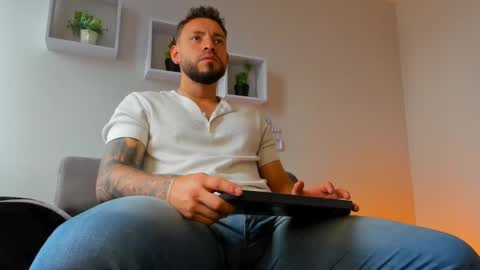 Angel Dimitri online show from 6, 10, 2025