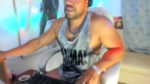 Snapshot of dimitry_muscle chatting on 27, 1, 2025 dimitry kyle mucle online show from 27, 1, 2025