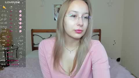 Snapshot of dina_sunshine chatting on 12, 10, 2025 Dina online show from 12, 10, 2025