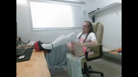 Snapshot of dinkdork094 chatting on 19, 7, 2026 Dinkdork just having a good time online show from 19, 7, 2026