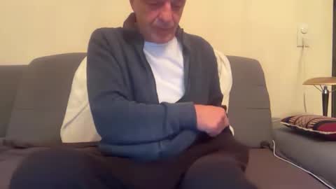 Snapshot of dinnerout1111 chatting on 12, 10, 2025 dinnerout1111 online show from 12, 10, 2025