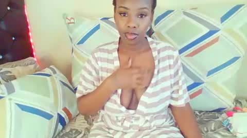 Snapshot of dinnydakrazx chatting on 23, 10, 2025 dinnydakrazx online show from 23, 10, 2025