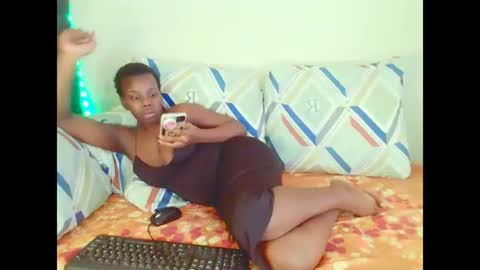 Snapshot of dinnydakrazx chatting on 19, 11, 2025 dinnydakrazx online show from 19, 11, 2025