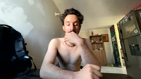 Snapshot of dioni_soe chatting on 12, 1, 2025 Henry online show from 12, 1, 2025