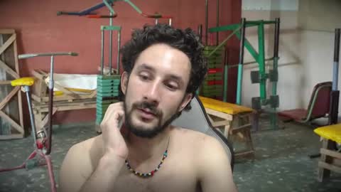 Snapshot of dioni_soe chatting on 28, 2, 2025 Henry online show from 28, 2, 2025