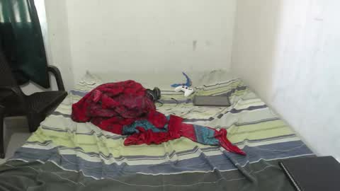 Snapshot of dioni_soe chatting on 14, 9, 2025 Henry online show from 14, 9, 2025