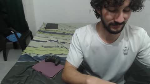 Snapshot of dioni_soe chatting on 19, 9, 2025 Henry online show from 19, 9, 2025