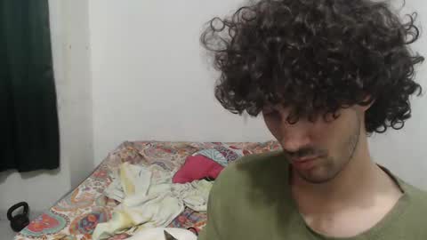 Snapshot of dioni_soe chatting on 4, 10, 2025 Henry online show from 4, 10, 2025