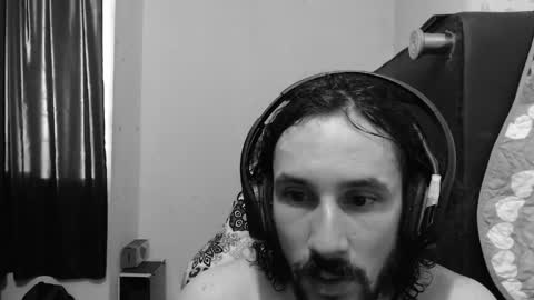 Snapshot of dioni_soe chatting on 12, 4, 2026 Henry online show from 12, 4, 2026