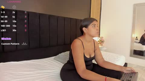 Soffie - Valentina - Yuya  Astro online show from 2, 8, 2026